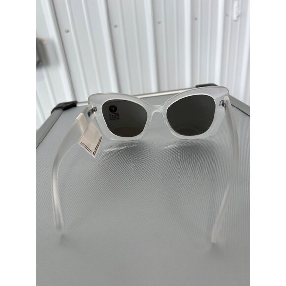 Kreedom Polarized Cat Eye Sunglasses UV Protection Fashion Eyewear Modern NEW - Picture 5 of 7
